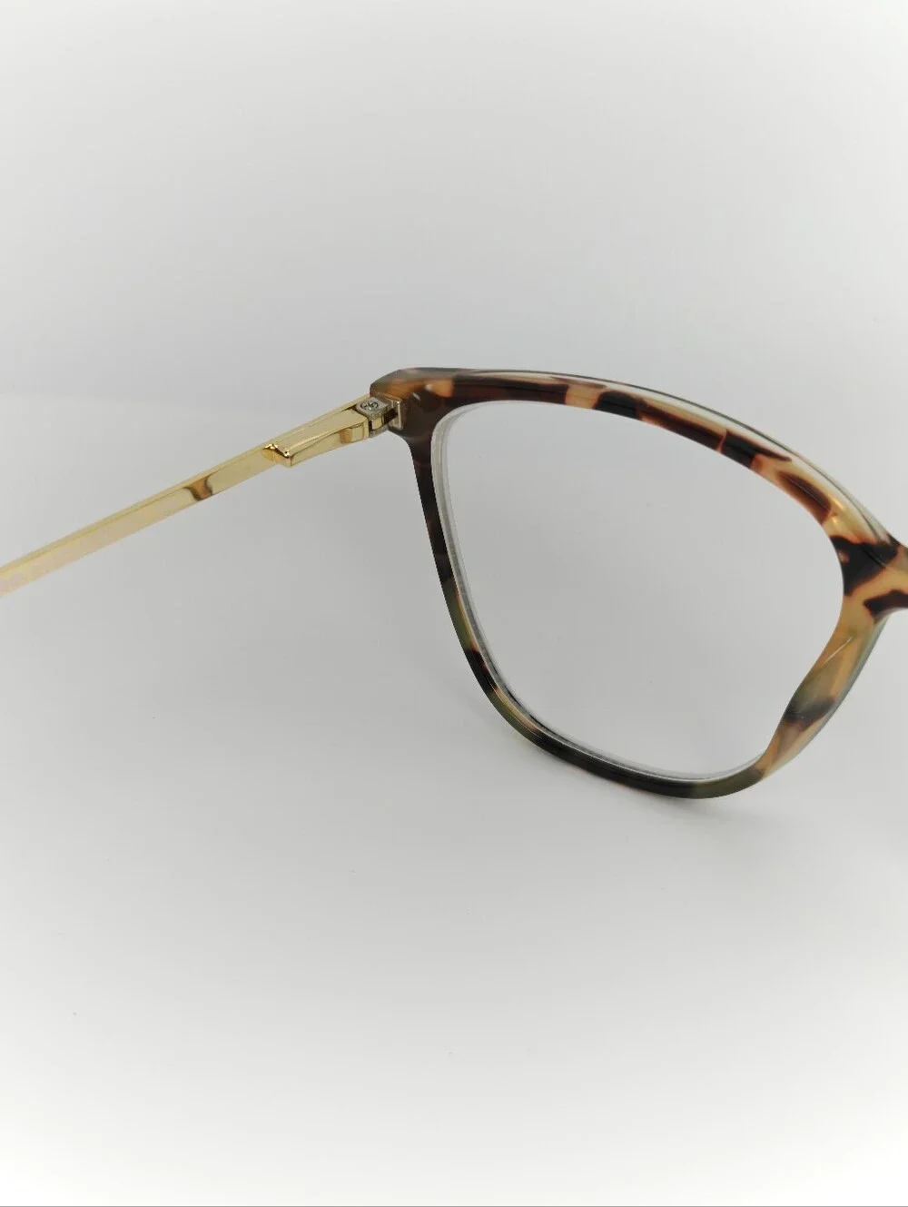 Aroma. Tortoiseshell Full-Rim Women's Eyeglasses. 1/2 Olive Front.
